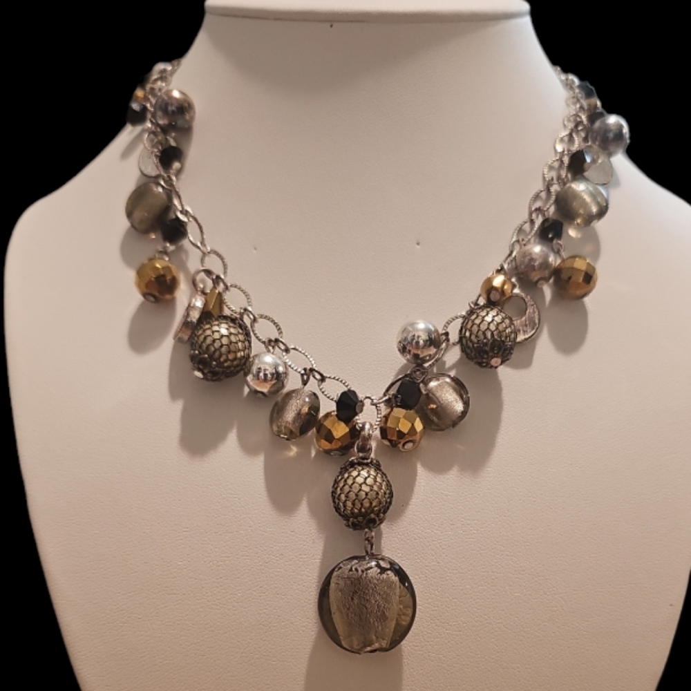 Vintage White House / Black Market Necklace. - Picture 2 of 6